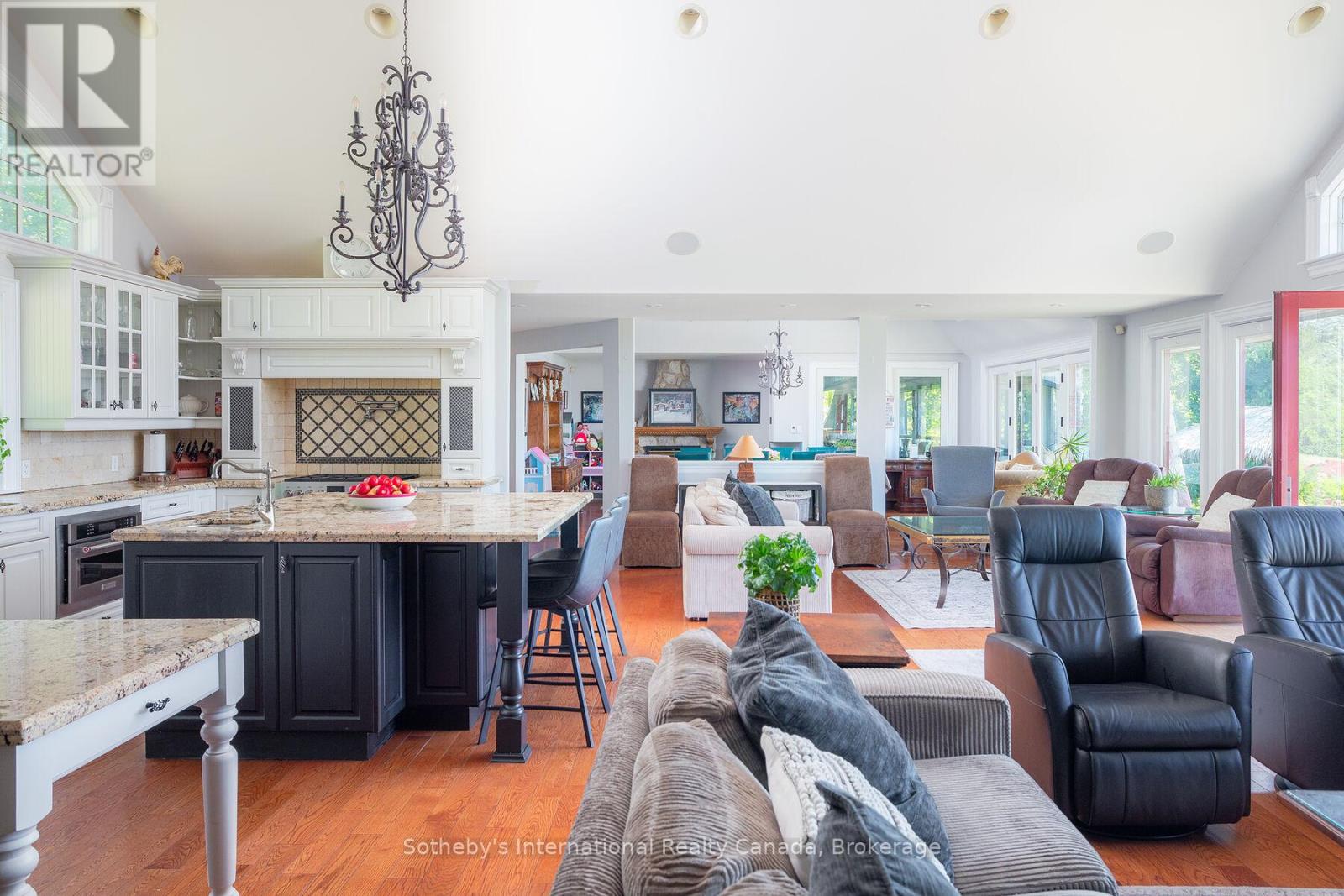 For sale: 2533 RIDGE ROAD W, Oro-Medonte, Ontario L0L2L0 - S13123868 ...
