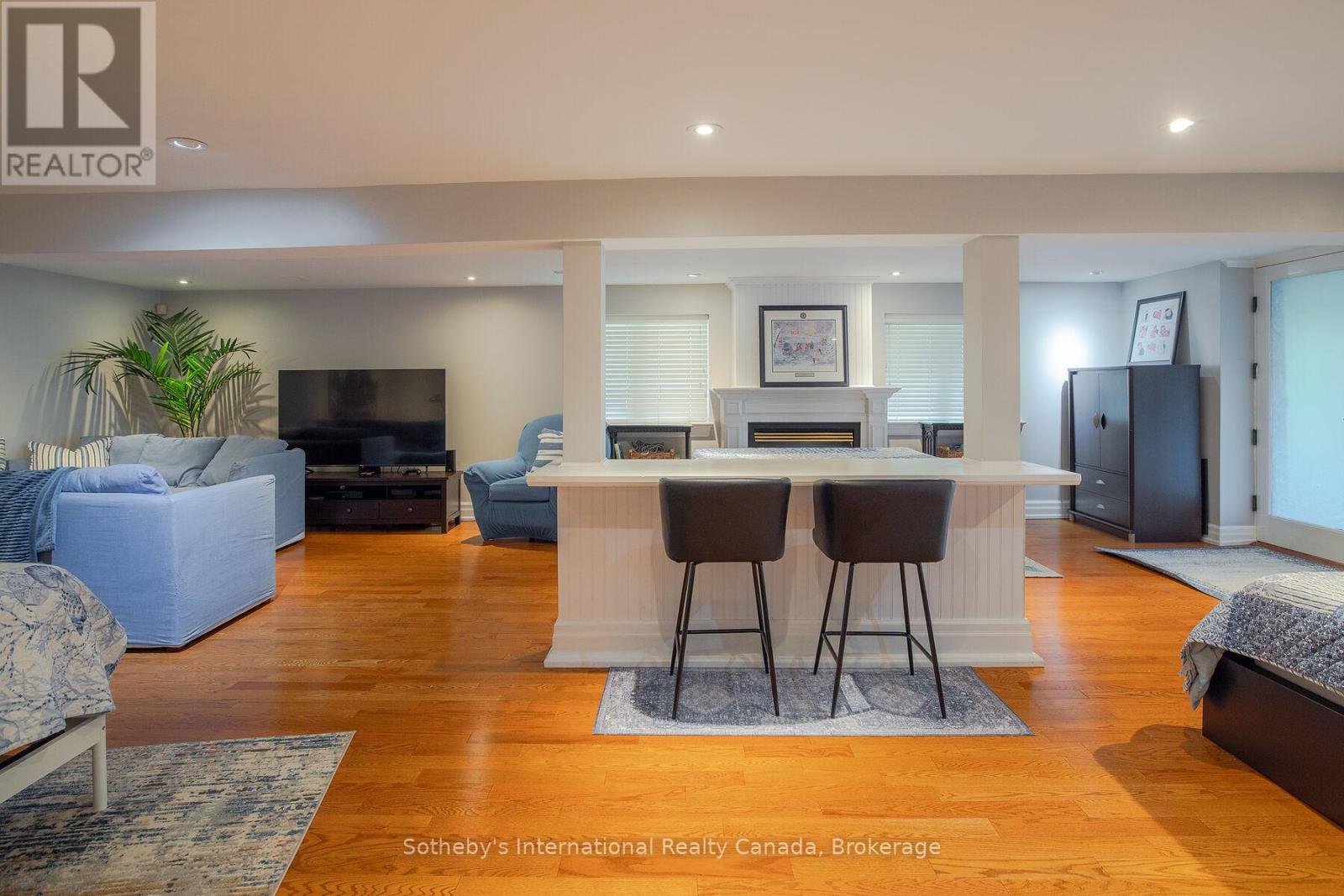 For sale: 2533 RIDGE ROAD W, Oro-Medonte, Ontario L0L2L0 - S13123868 ...