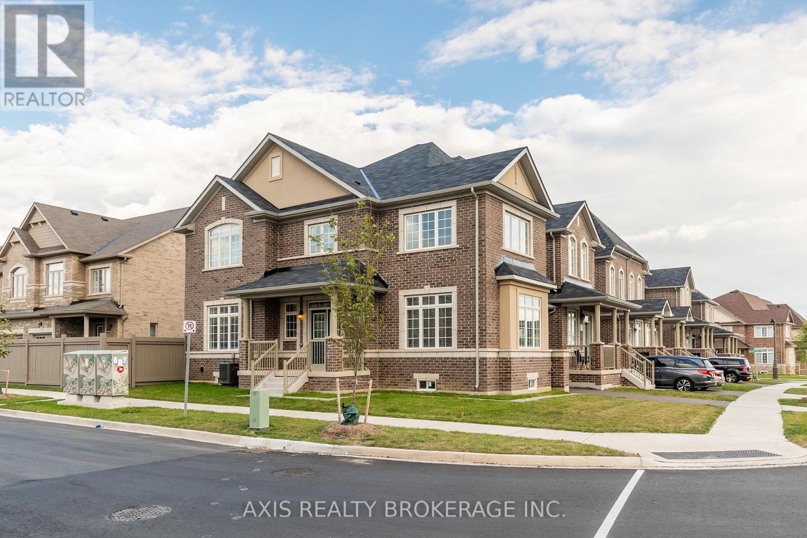 Row / Townhouse for Sale in 388 GRINDSTONE TRAIL|Oakville (JM Joshua Meadows), Ontario L6H0S1 2