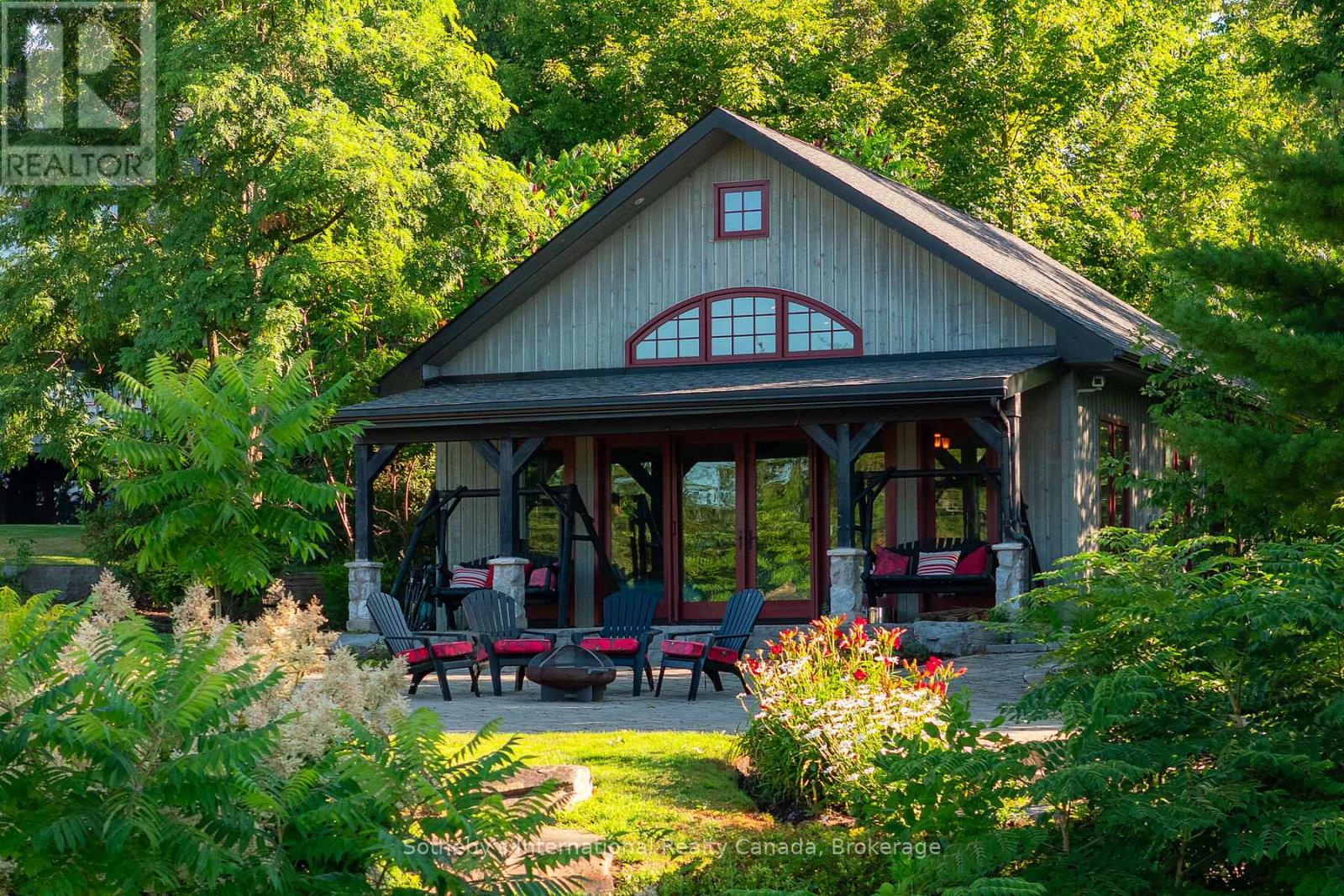 For sale: 2533 RIDGE ROAD W, Oro-Medonte, Ontario L0L2L0 - S13123868 ...