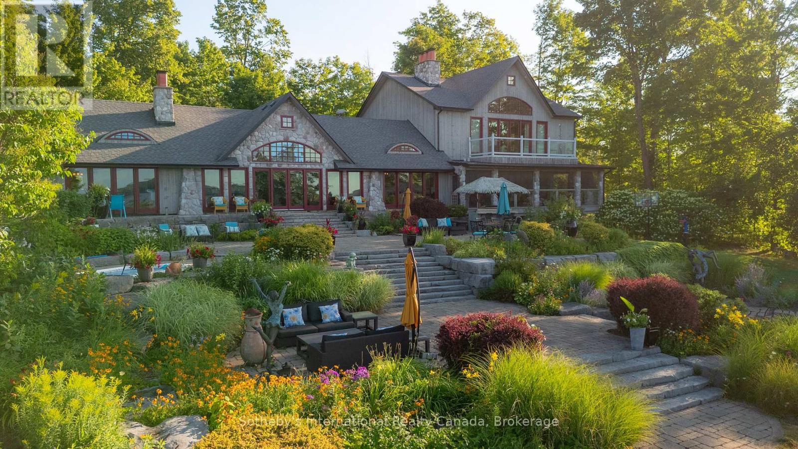 For sale: 2533 RIDGE ROAD W, Oro-Medonte, Ontario L0L2L0 - S13123868 ...