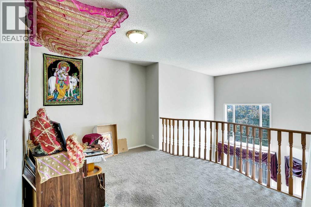House for Sale in 69 Coral Springs Park NE|Calgary, Alberta t3j3y3 5