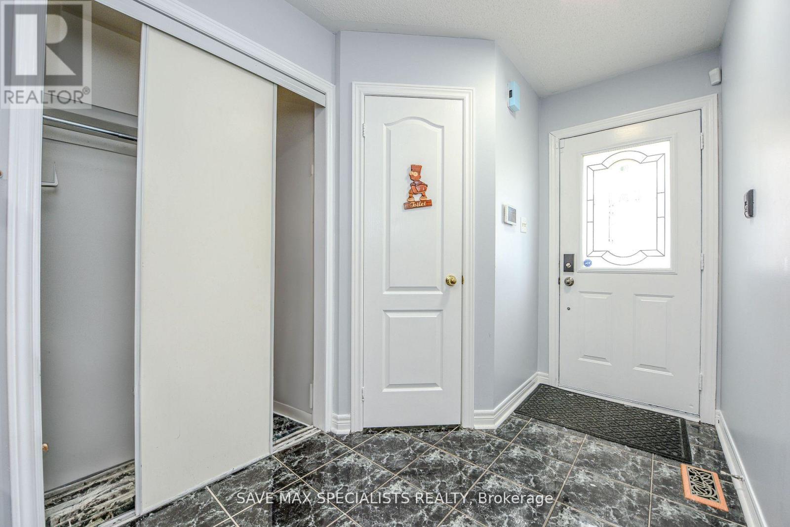 Row / Townhouse for Sale in 622 LUMBERTON CRESCENT|Mississauga (Hurontario), Ontario L4Z3Z5 4
