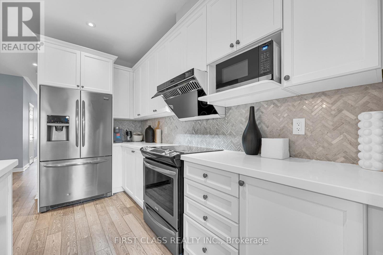 Row / Townhouse for Sale in 352 LEADWOOD GATE|Oakville (GO Glenorchy), Ontario L6M0Z5 5