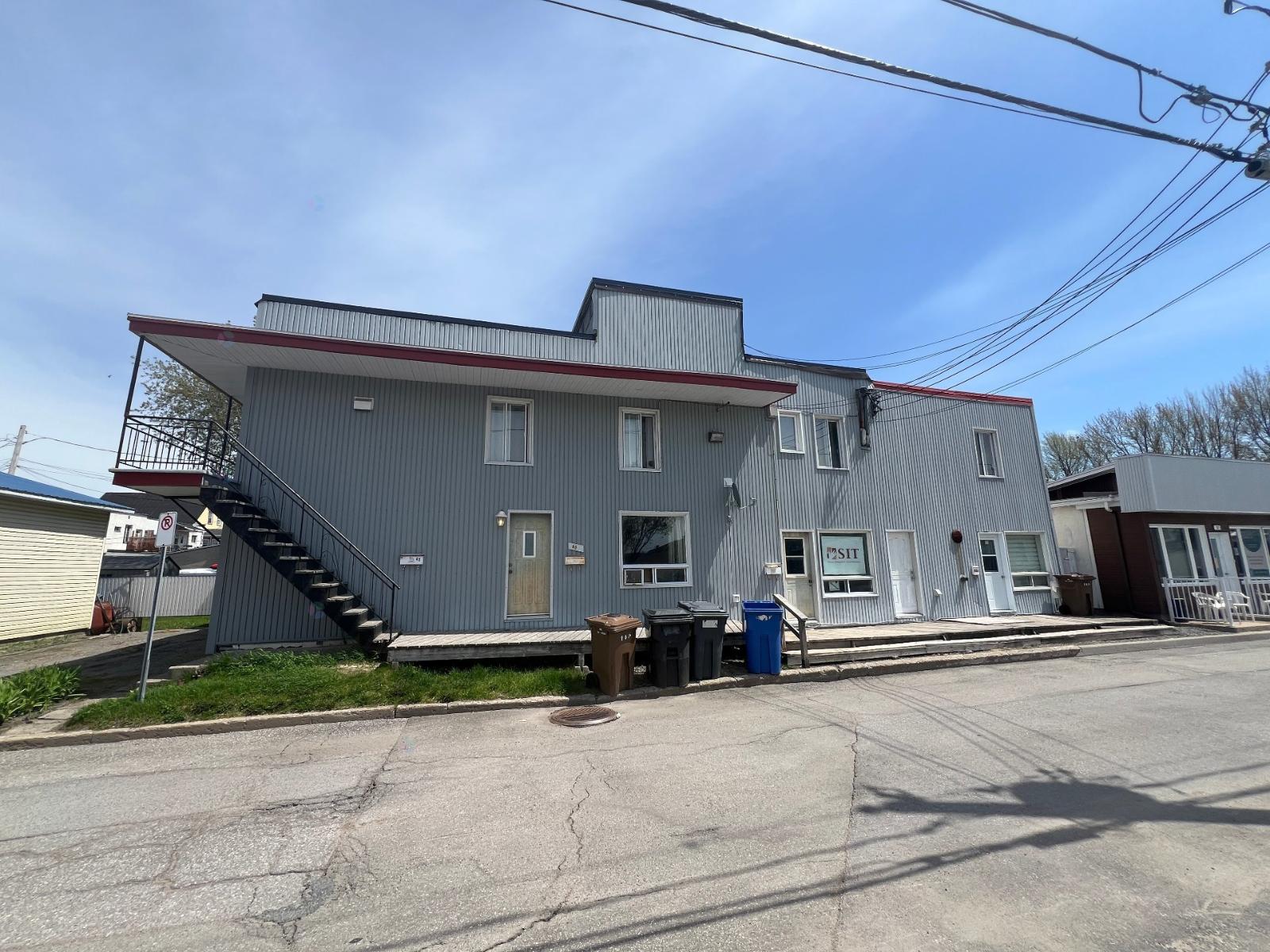 42-46 Rue St-François-Xavier, Louiseville, Quebec J5V2B7
