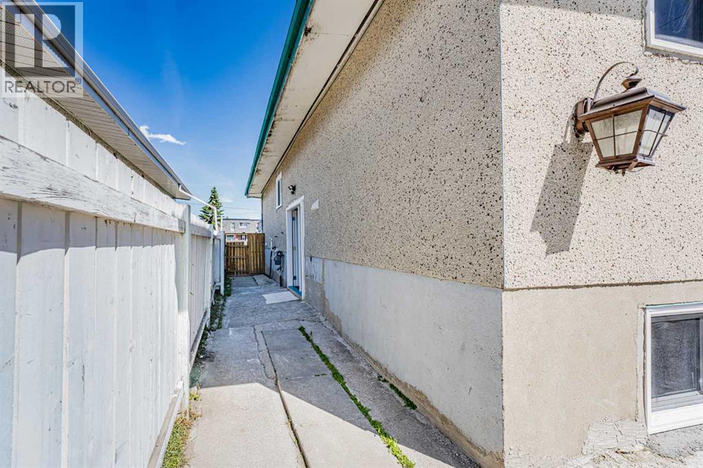 Duplex for Sale in 6403 Centre Street NW|Calgary, Alberta T2K0V3 3