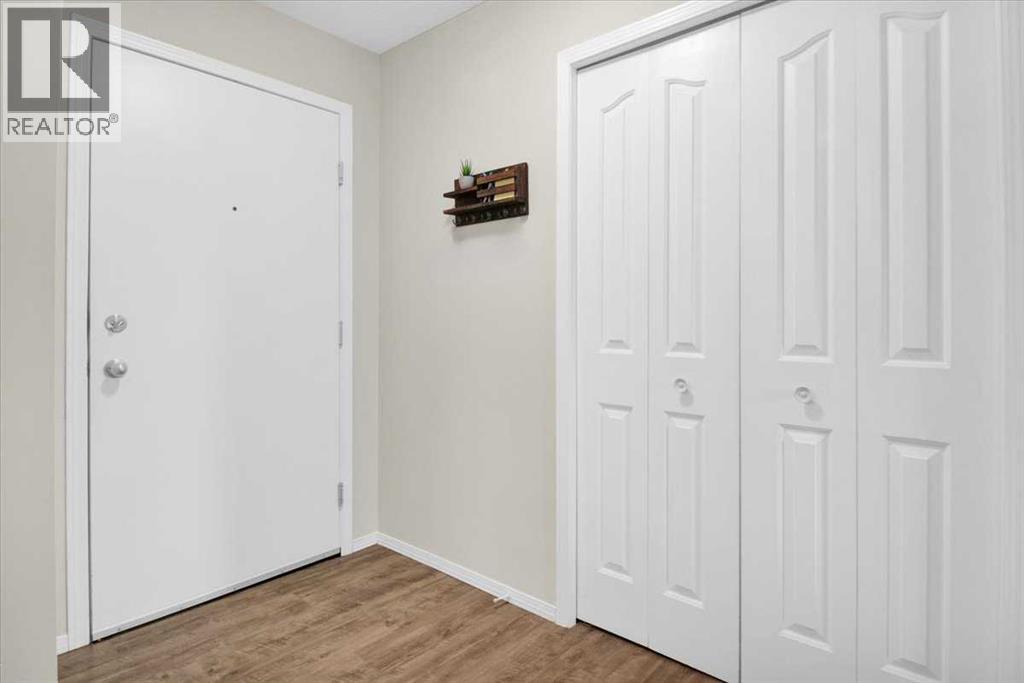 Apartment for Sale in 4122, 4975 130 Avenue SE|Calgary, Alberta T2Z4M5 4