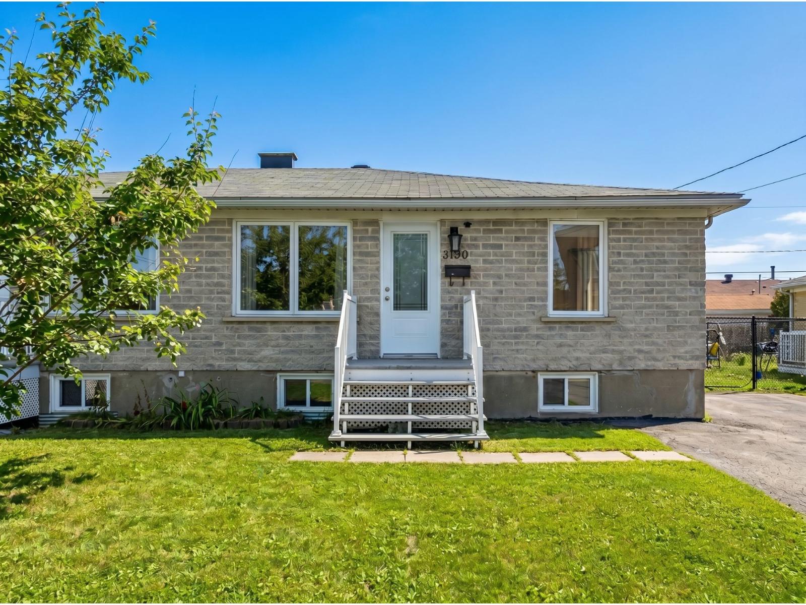 À vendre : 3190 Mtée St-Hubert, Longueuil (Saint-Hubert), Québec J3Y3J3 ...