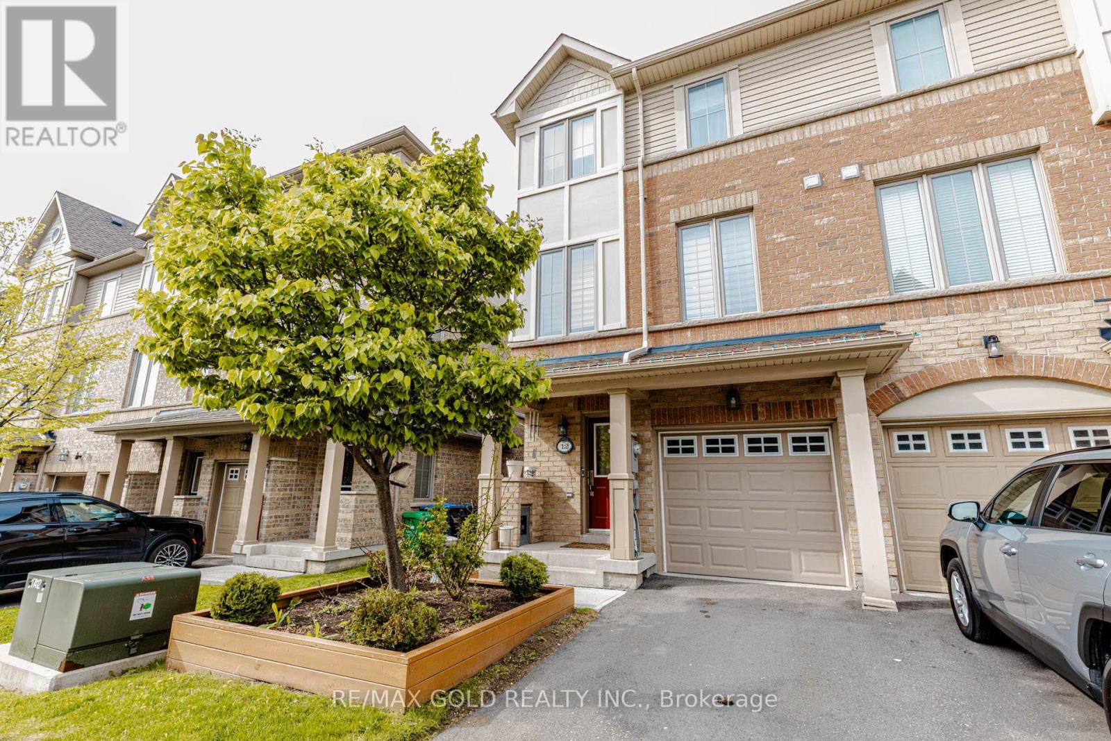 Row / Townhouse for Sale in 12 CAILIFF STREET|Brampton (Bram West), Ontario L6Y0P9 2