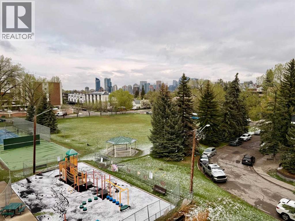 Apartment for Sale in 302, 2508 17 Street SW|Calgary, Alberta T2T4M8 4