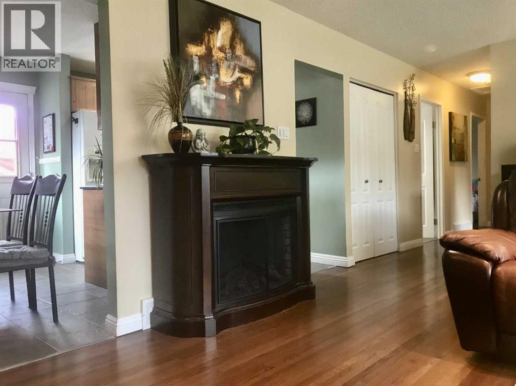 House for Sale in 320 Haddon Road SW|Calgary, Alberta T2V2Z3 5