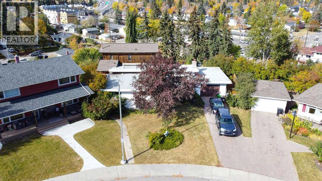 House for Sale in 15 Glenview Drive SW|Calgary, Alberta T3E4H4 3
