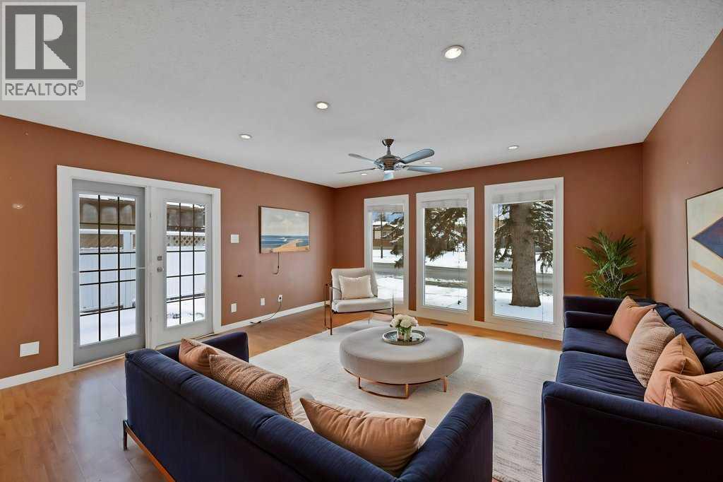 House for Sale in 480 Midridge Drive SE|Calgary, Alberta T2X1B3 3