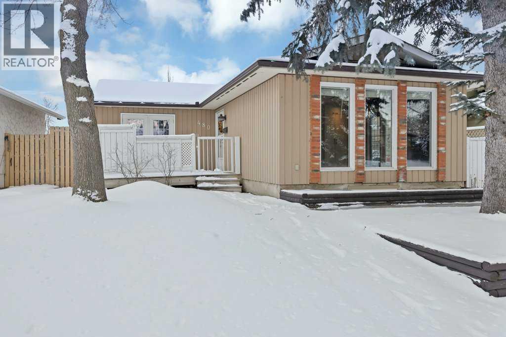 House for Sale in 480 Midridge Drive SE|Calgary, Alberta T2X1B3 2