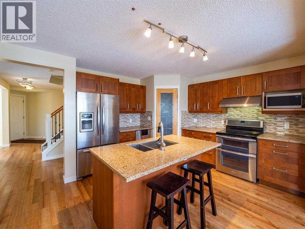 House for Sale in 101 Westpoint Gardens|Calgary, Alberta T3H4M4 4