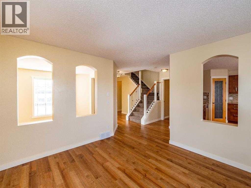House for Sale in 101 Westpoint Gardens|Calgary, Alberta T3H4M4 3
