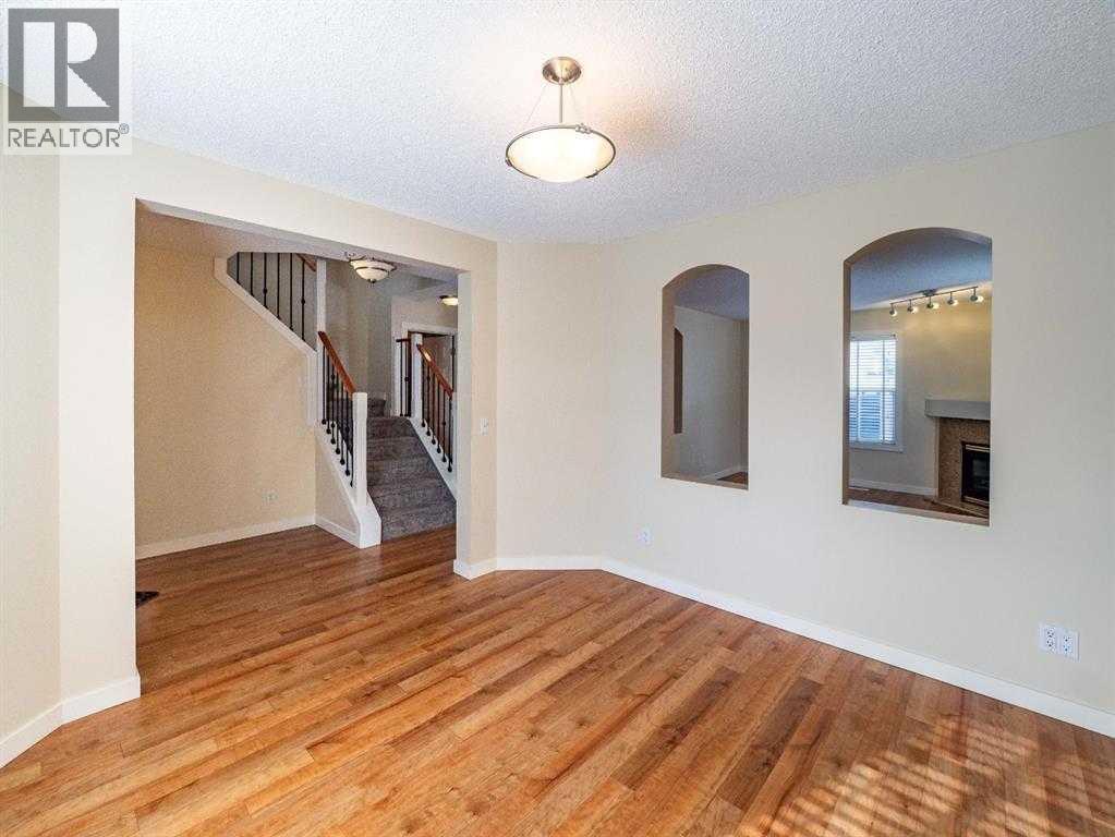 House for Sale in 101 Westpoint Gardens|Calgary, Alberta T3H4M4 2