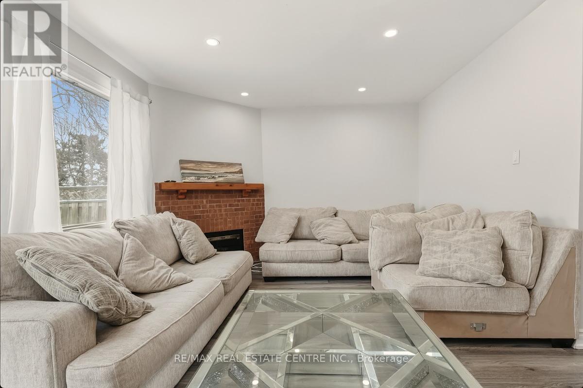 Row / Townhouse for Sale in 5013 NORTHERN LIGHTS CIRCLE|Mississauga (Hurontario), Ontario L5R2P7 5