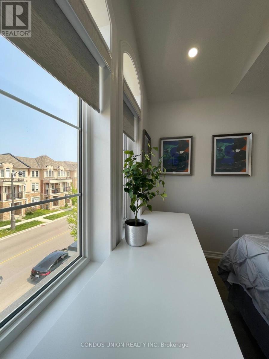 Row / Townhouse for Sale in Address not available 4