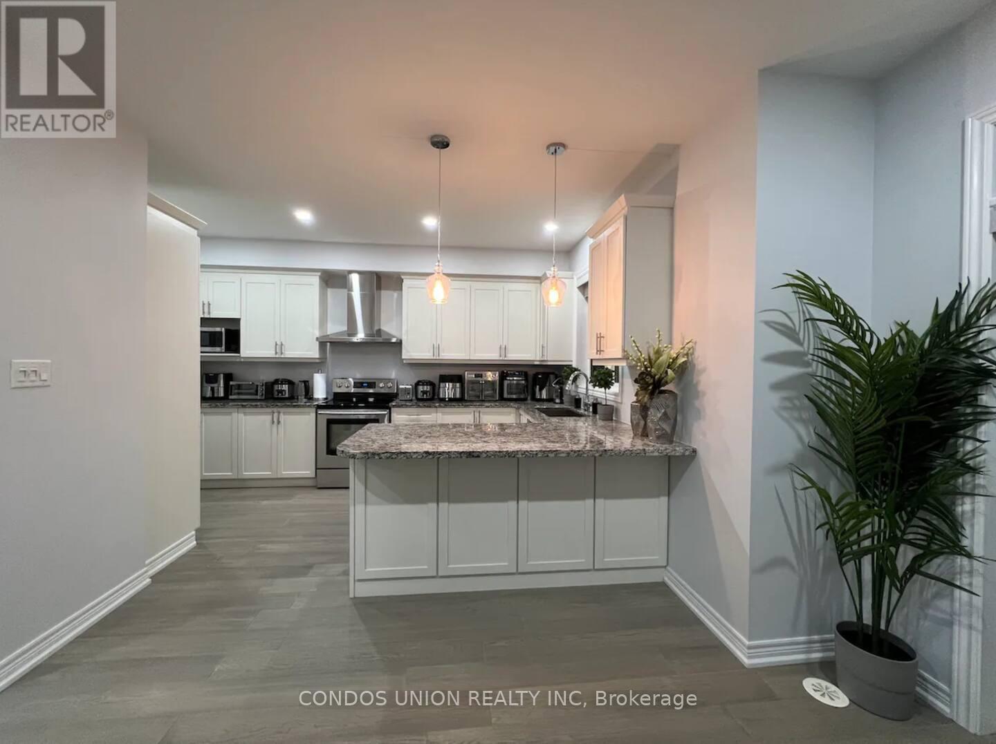 Row / Townhouse for Sale in Address not available 5