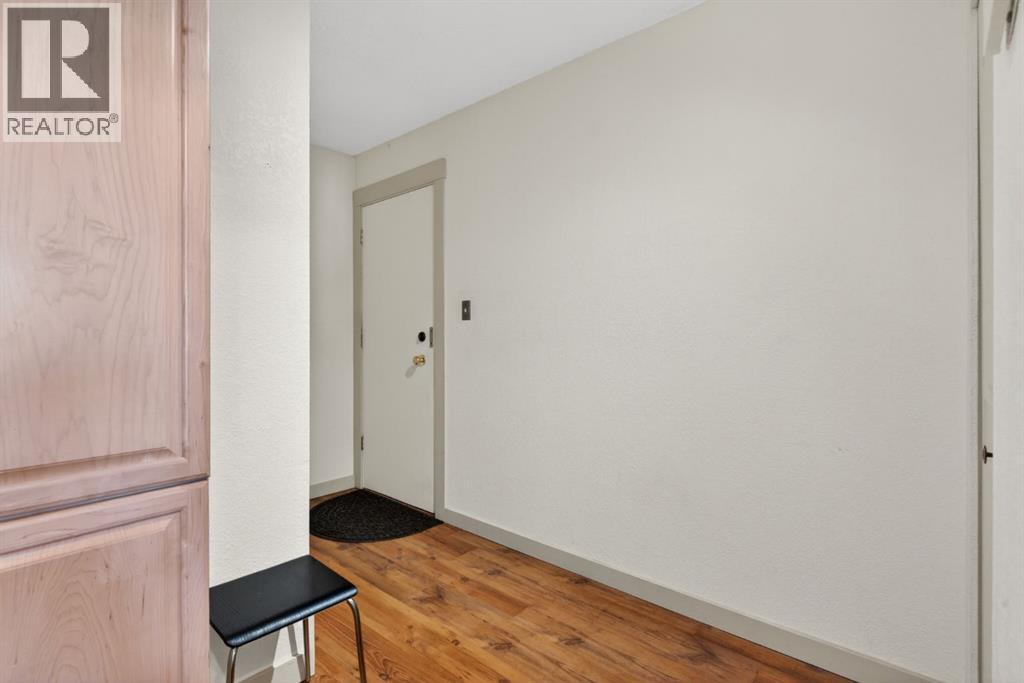 Apartment for Sale in 202, 809 4 Street NE|Calgary, Alberta T2E3S9 5