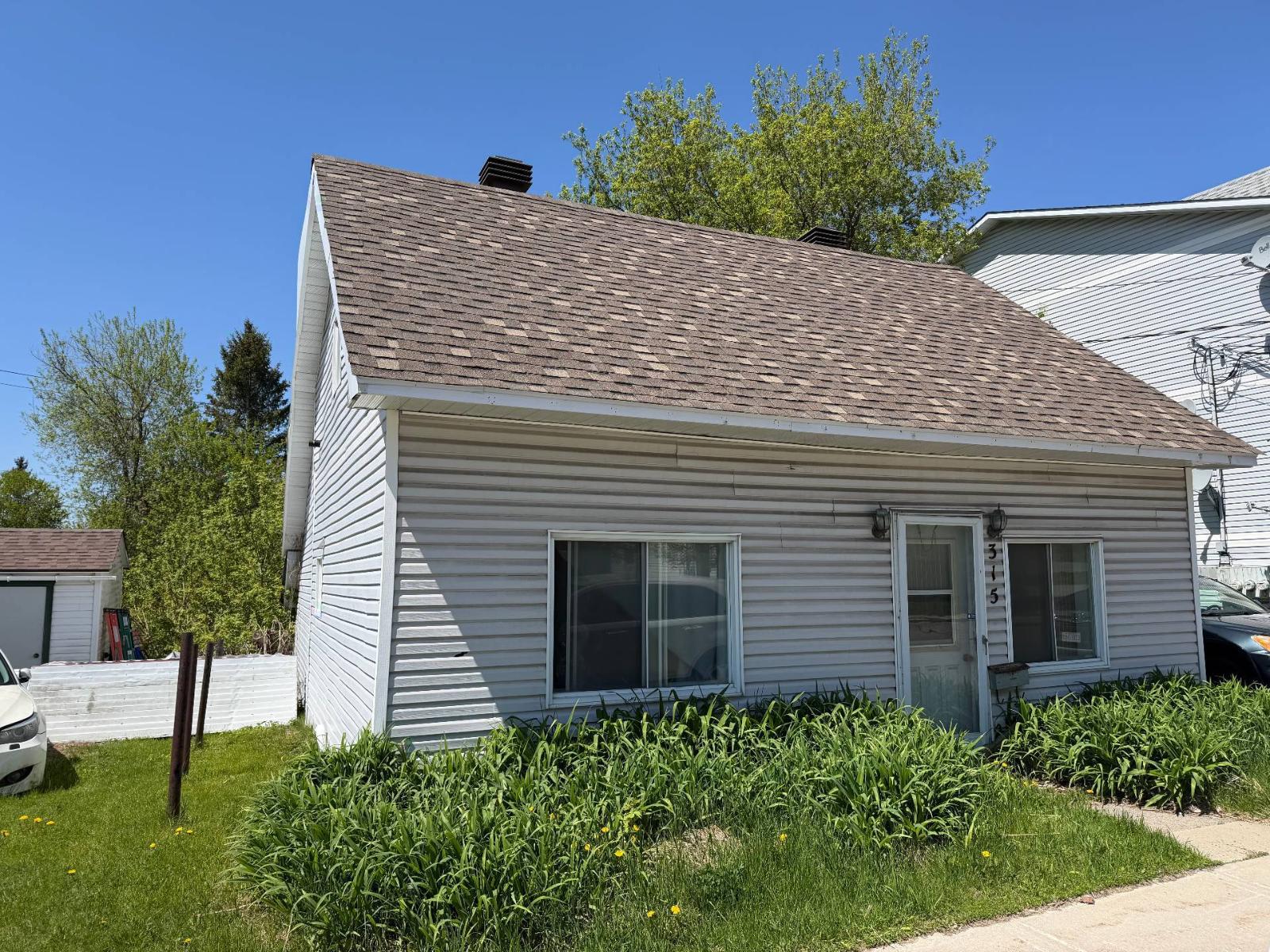 315 Rue Bélanger, Gatineau (Buckingham), Quebec J8L2L9