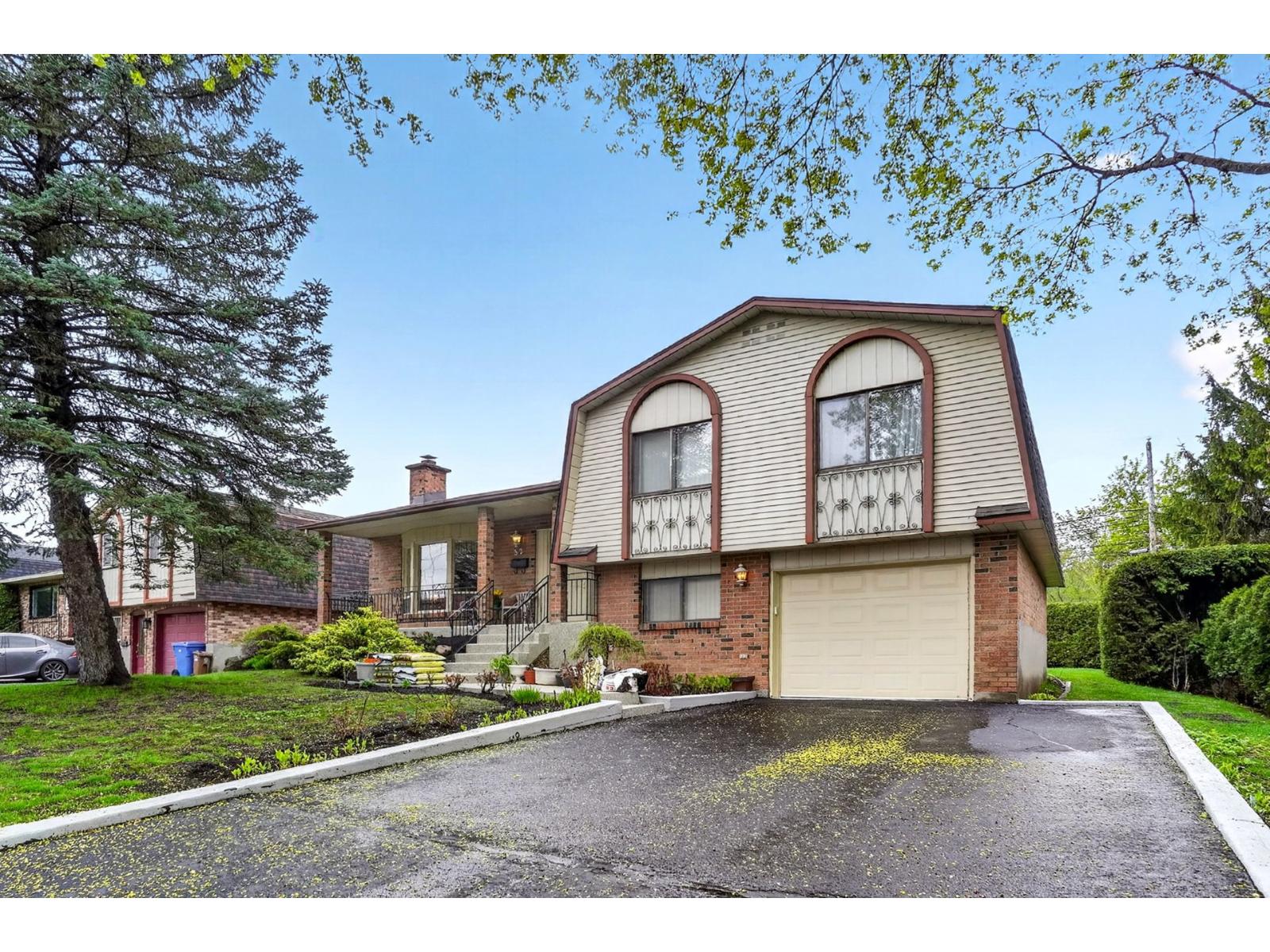 32 Rue Calumet, Dollard-des-Ormeaux, Quebec H9B2R7
