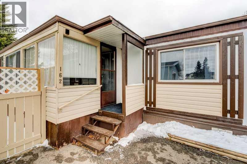 Mobile Home for Sale in 162, 6724 17 Avenue SE|Calgary, Alberta T2A0W5 4
