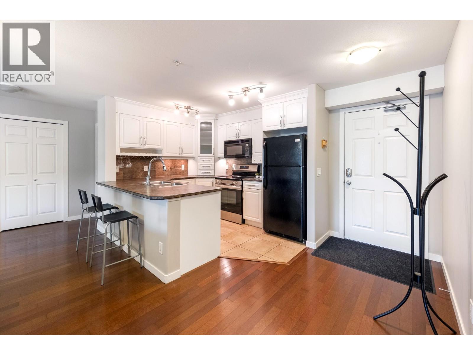 For sale: 135 Ziprick Road Unit# 206, Kelowna, British Columbia