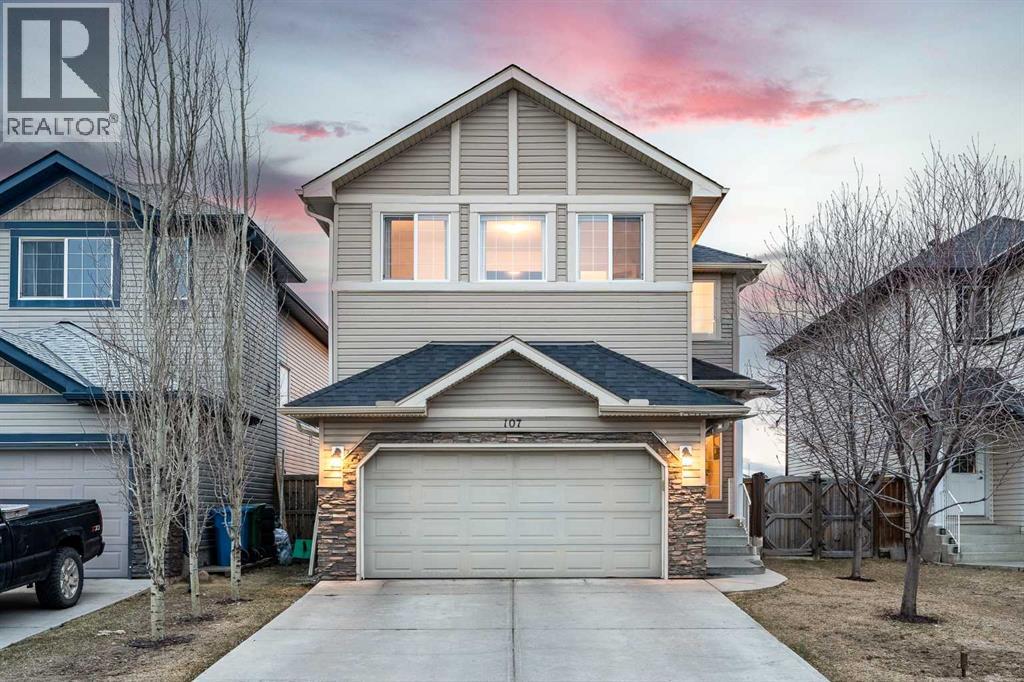 House for Sale in 107 Everwoods Park SW|Calgary, Alberta T2Y0G3 2