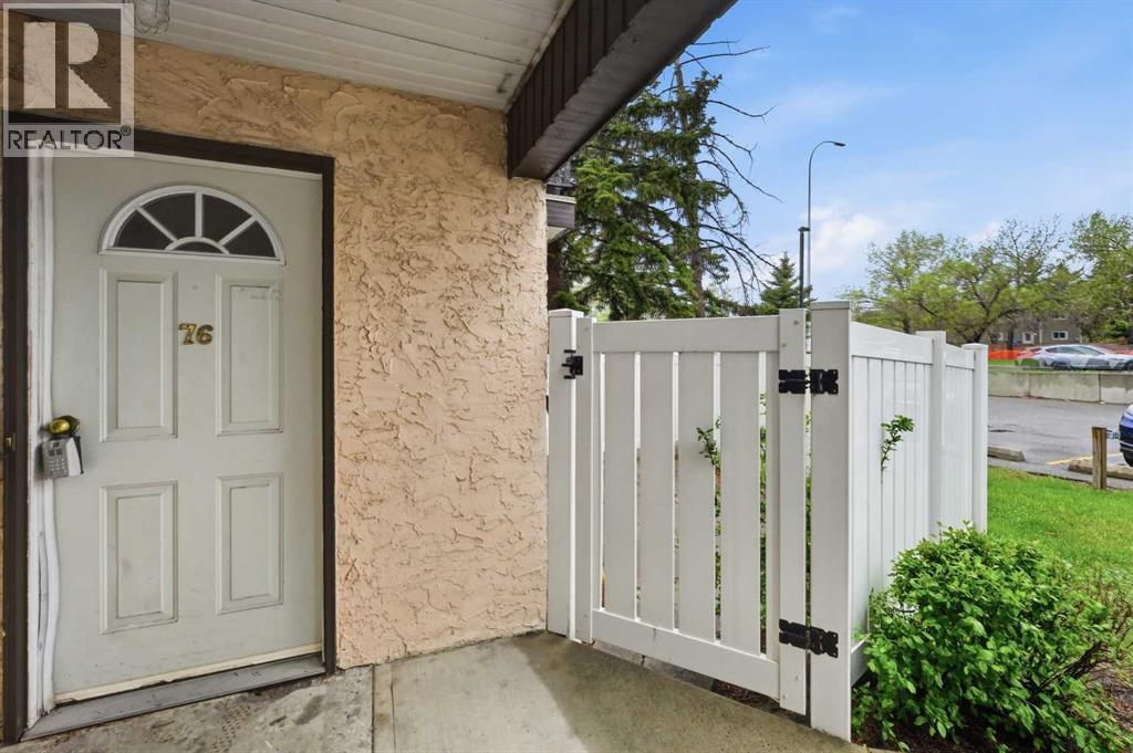Row / Townhouse for Sale in 76, 3745 Fonda Way SE|Calgary, Alberta T2A5W7 3