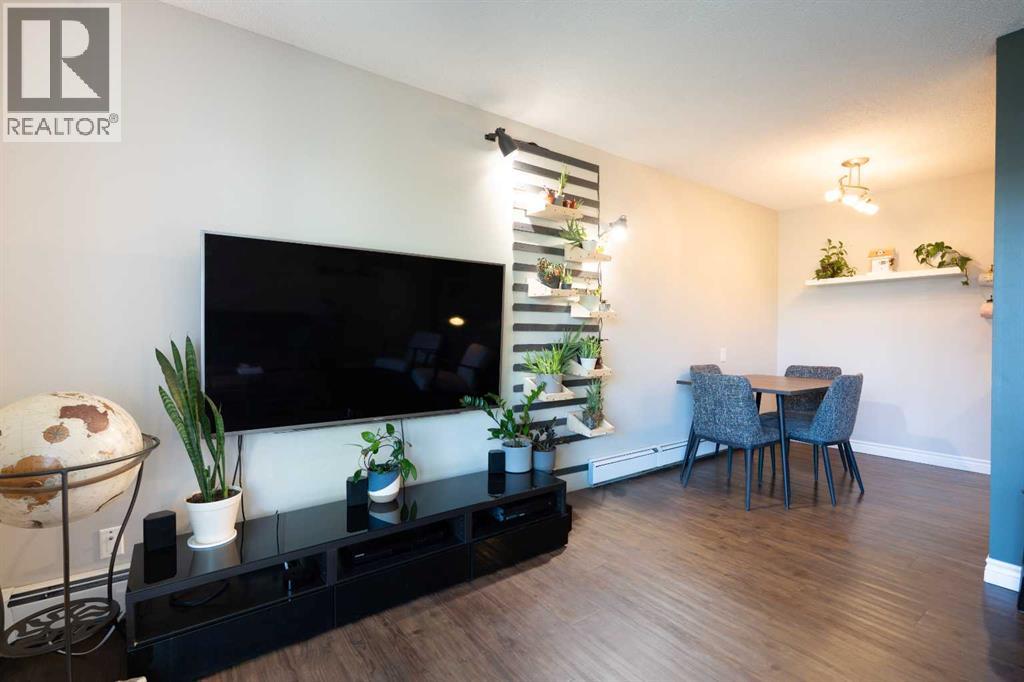 Apartment for Sale in 305, 1829 11 Avenue SW|Calgary, Alberta T3C0N7 2