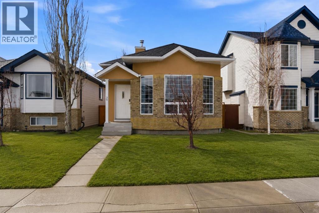 House for Sale in 39 Saddlemont Close NE|Calgary, Alberta T3J4V1