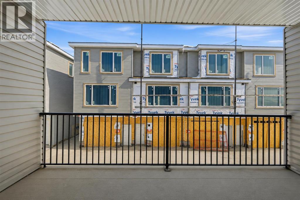 Row / Townhouse for Sale in 8814 48 Street NE|Calgary, Alberta T3J5N8 2