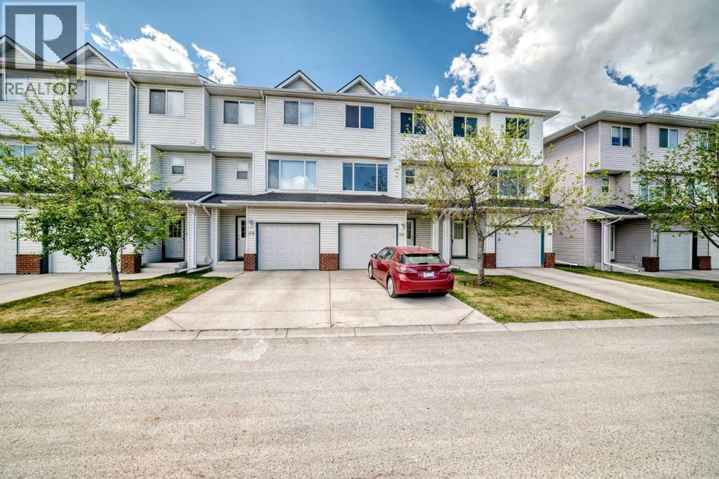 Row / Townhouse for Sale in 31 Harvest Oak Circle NE|Calgary, Alberta T3K4S6 3