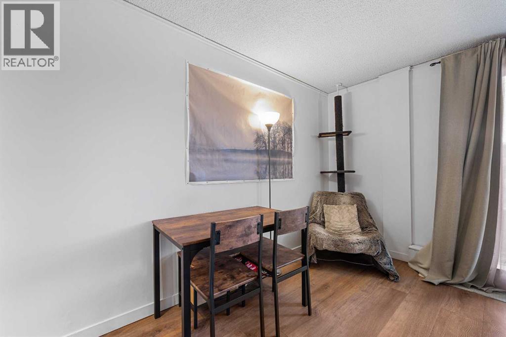 Apartment for Sale in 202, 2111 14 Street SW|Calgary, Alberta T2T3T2 5