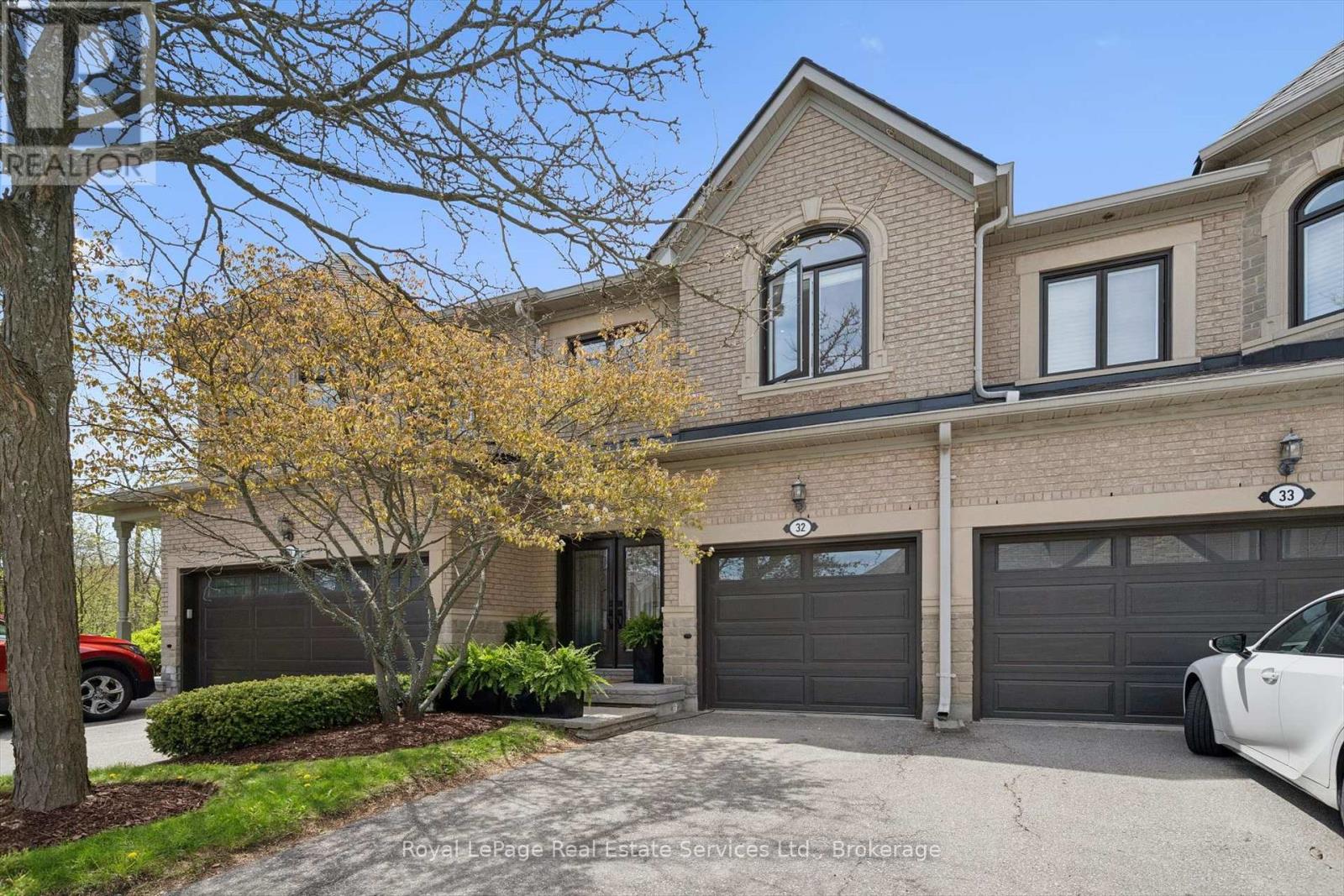 Row / Townhouse for Sale in 32 - 2250 ROCKINGHAM DRIVE|Oakville (JC Joshua Creek), Ontario L6H6J3