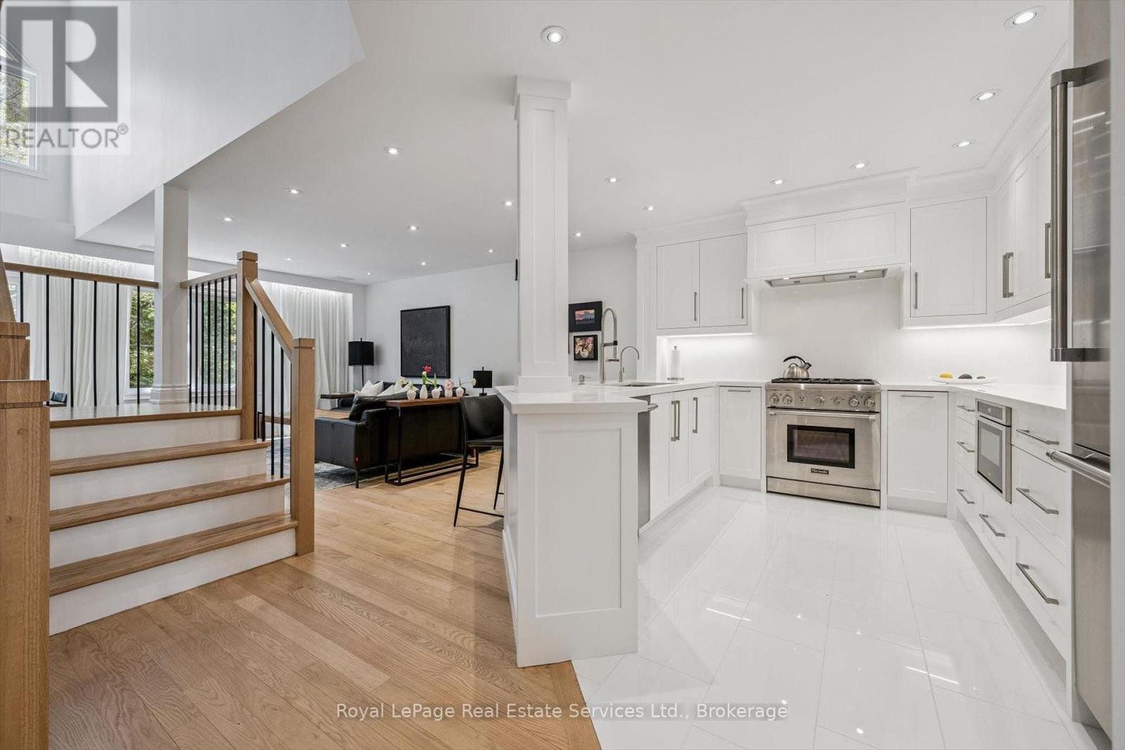 Row / Townhouse for Sale in 32 - 2250 ROCKINGHAM DRIVE|Oakville (JC Joshua Creek), Ontario L6H6J3 4