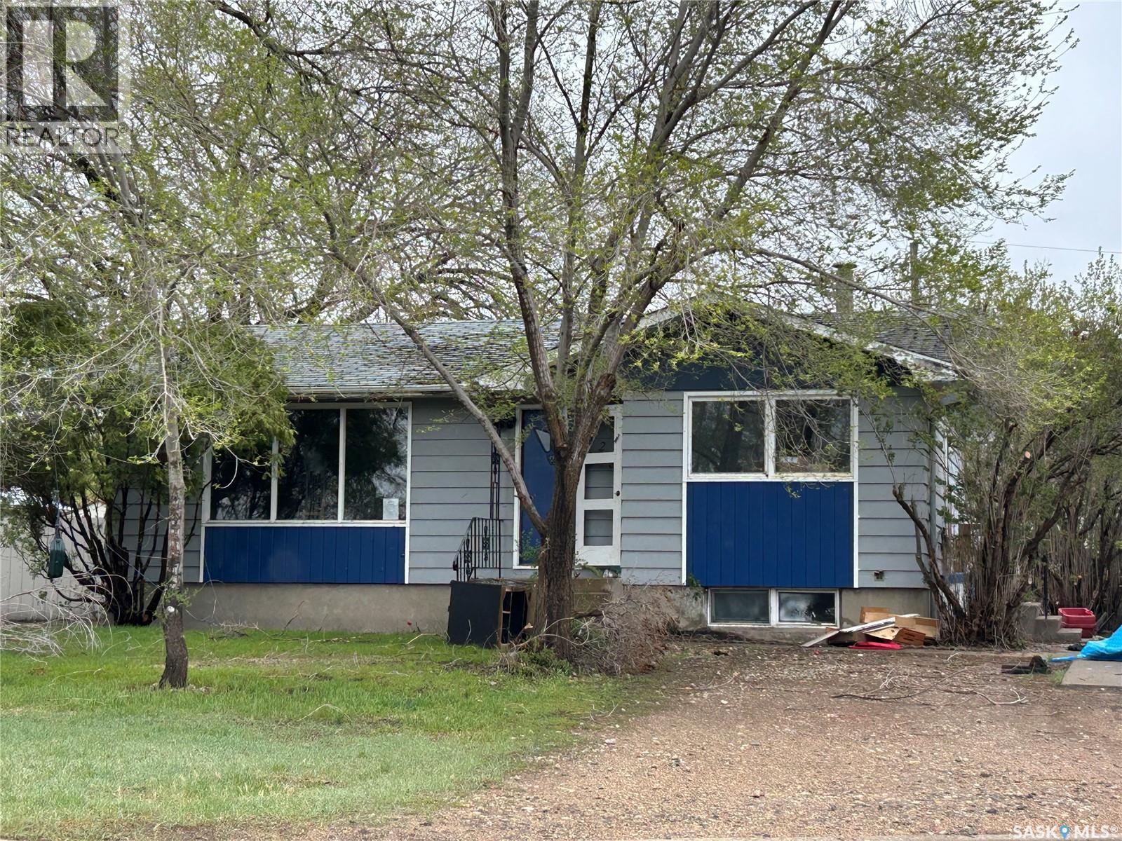 825 Valley STREET, Estevan, Saskatchewan S4A0C8