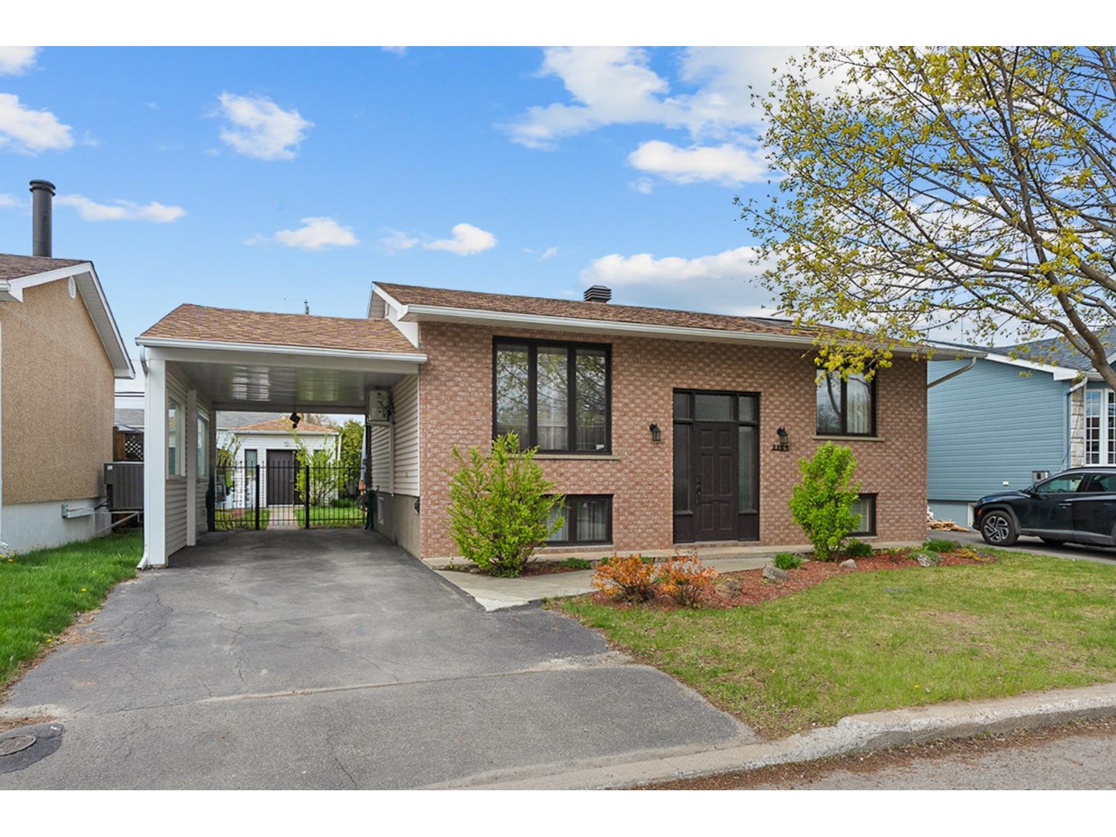 3389 Rue Donald, Laval (Fabreville), Quebec H7P2H5