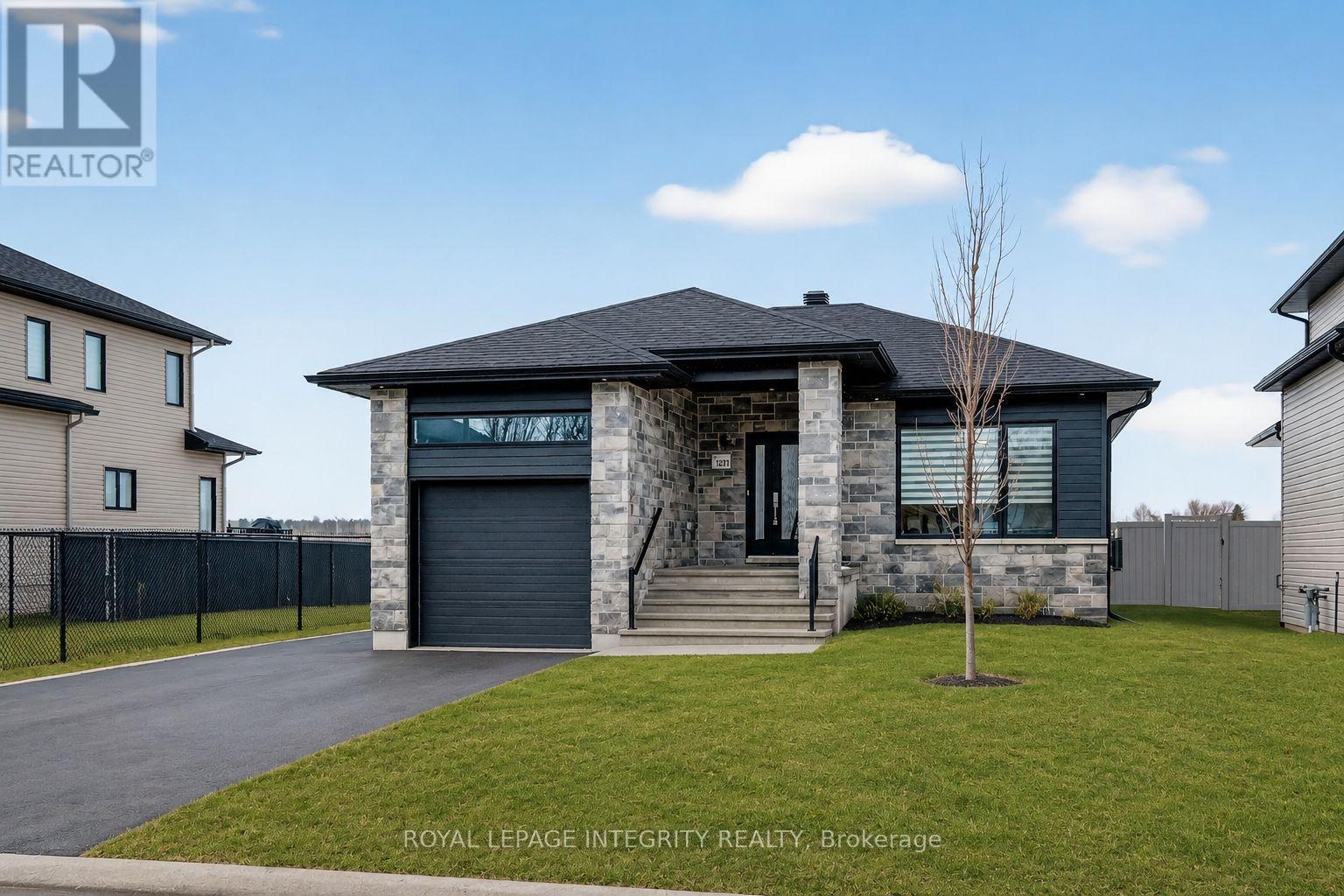For sale: 329 DORE STREET, Casselman, Ontario K0A1M0 - X12687894