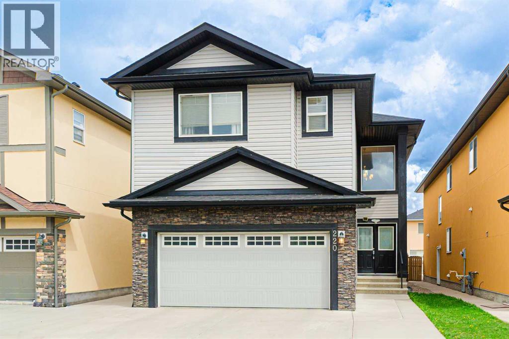 House for Sale in 220 Saddlelake Drive NE|Calgary, Alberta T3J0P2