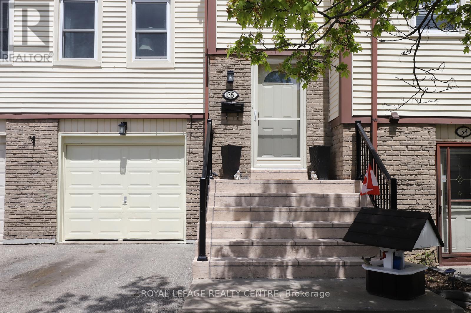 Row / Townhouse for Sale in 35 - 7340 COPENHAGEN ROAD|Mississauga (Meadowvale), Ontario L5N2S5 3