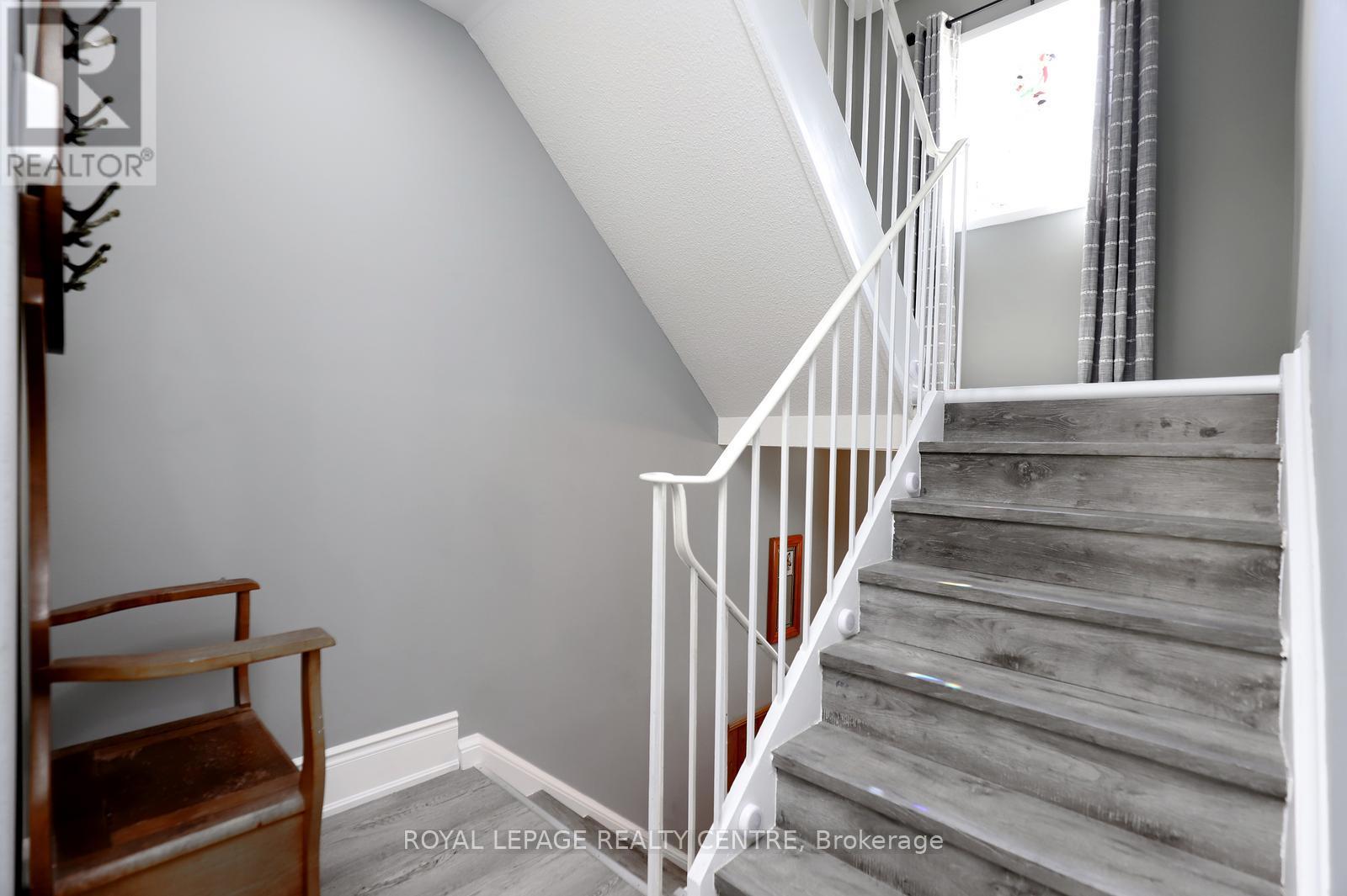 Row / Townhouse for Sale in 35 - 7340 COPENHAGEN ROAD|Mississauga (Meadowvale), Ontario L5N2S5 5