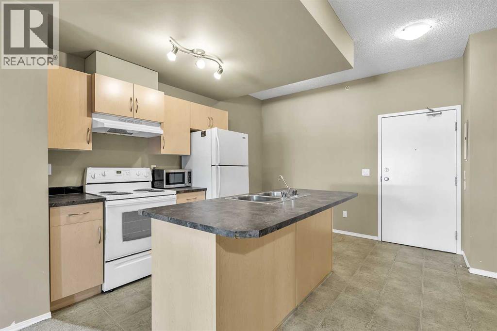 Apartment for Sale in 1103, 73 Erin Woods Court SE|Calgary, Alberta T2B3V2 4