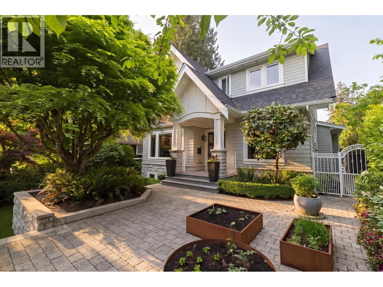 4021 W 34TH AVENUE|Vancouver, British Columbia V6N2L6