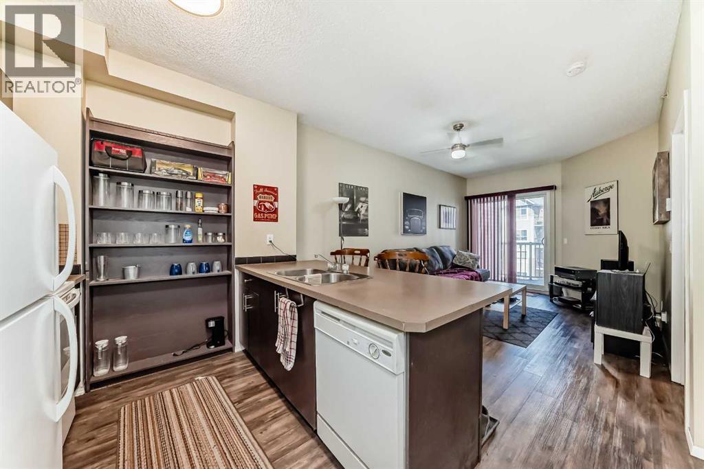 Apartment for Sale in 3309, 73 Erin Woods Court SE|Calgary, Alberta T2B3V2 5