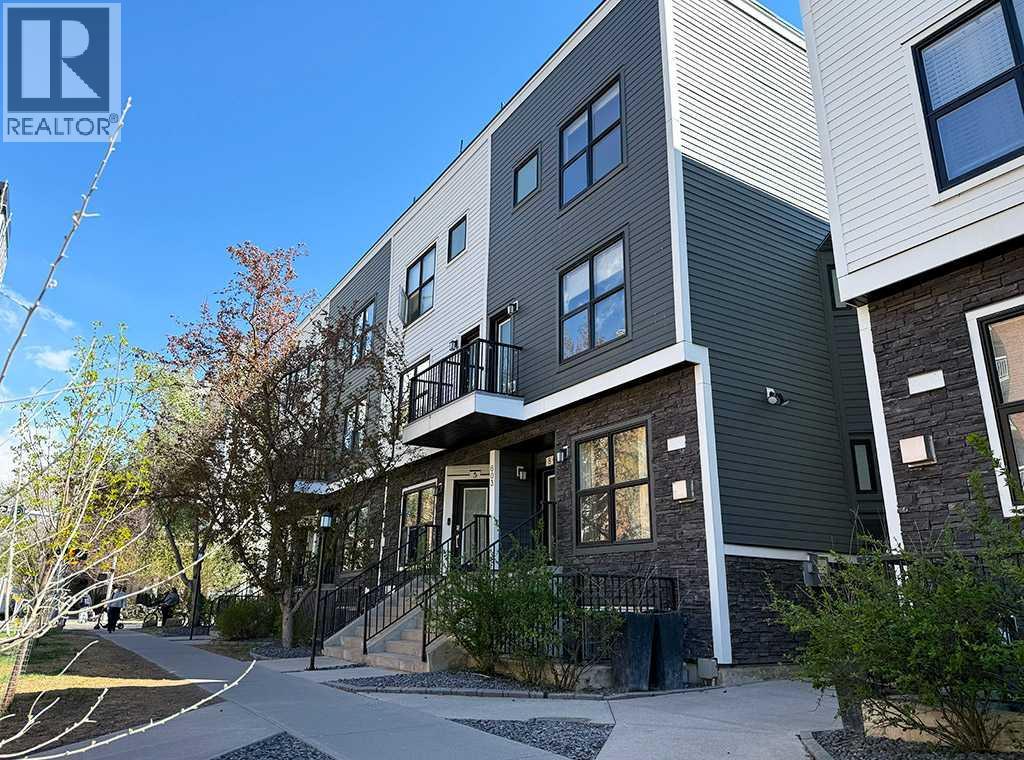 Row / Townhouse for Sale in 7, 603 15 Avenue SW|Calgary, Alberta T2R0R4 2