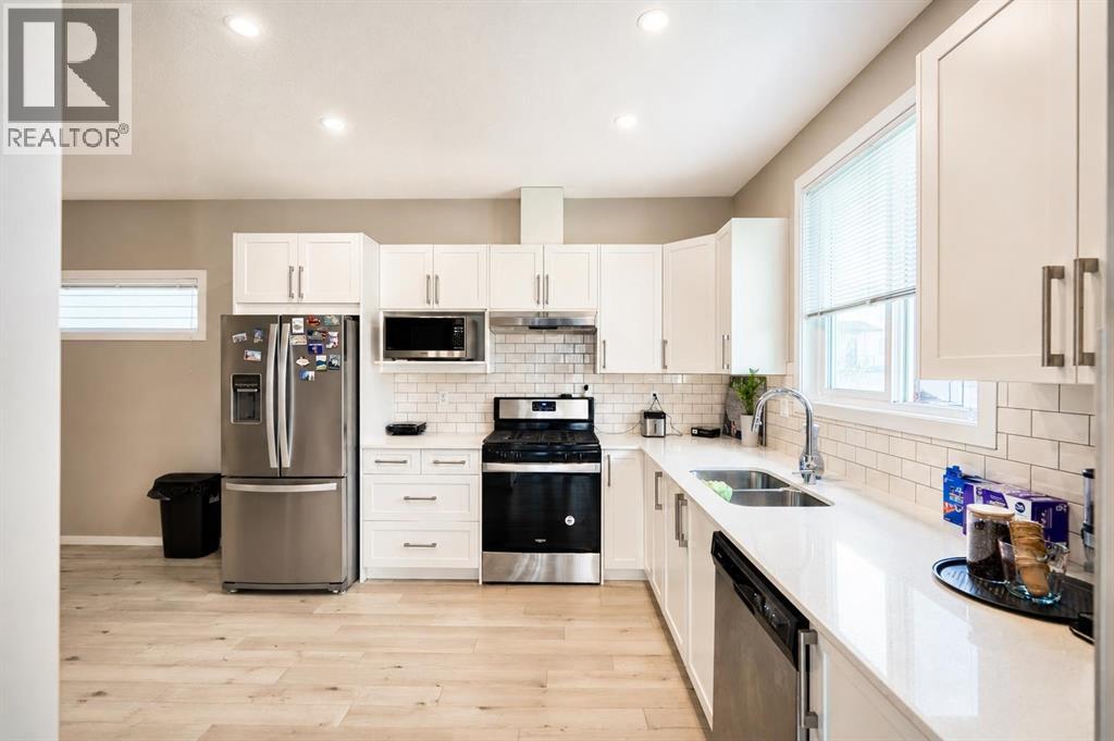 Row / Townhouse for Sale in 102, 130 Redstone  NE|Calgary, Alberta T2N1M6 5