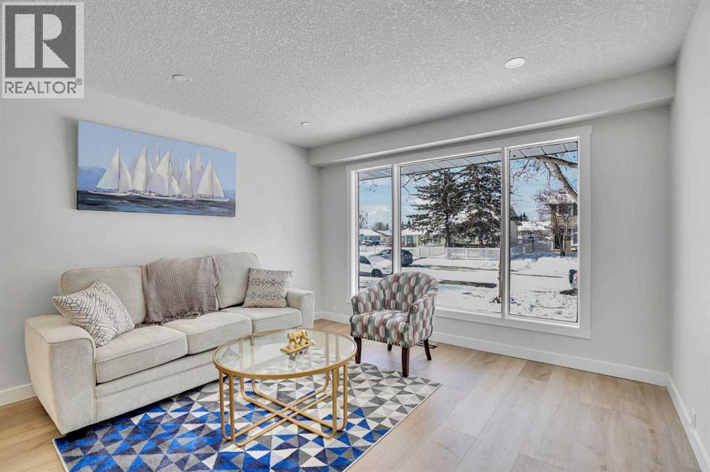 Duplex for Sale in 7842 21A Street SE|Calgary, Alberta T2C1Z2 5